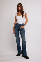 Load image into Gallery viewer, Sabine Slim A-Line Jeans