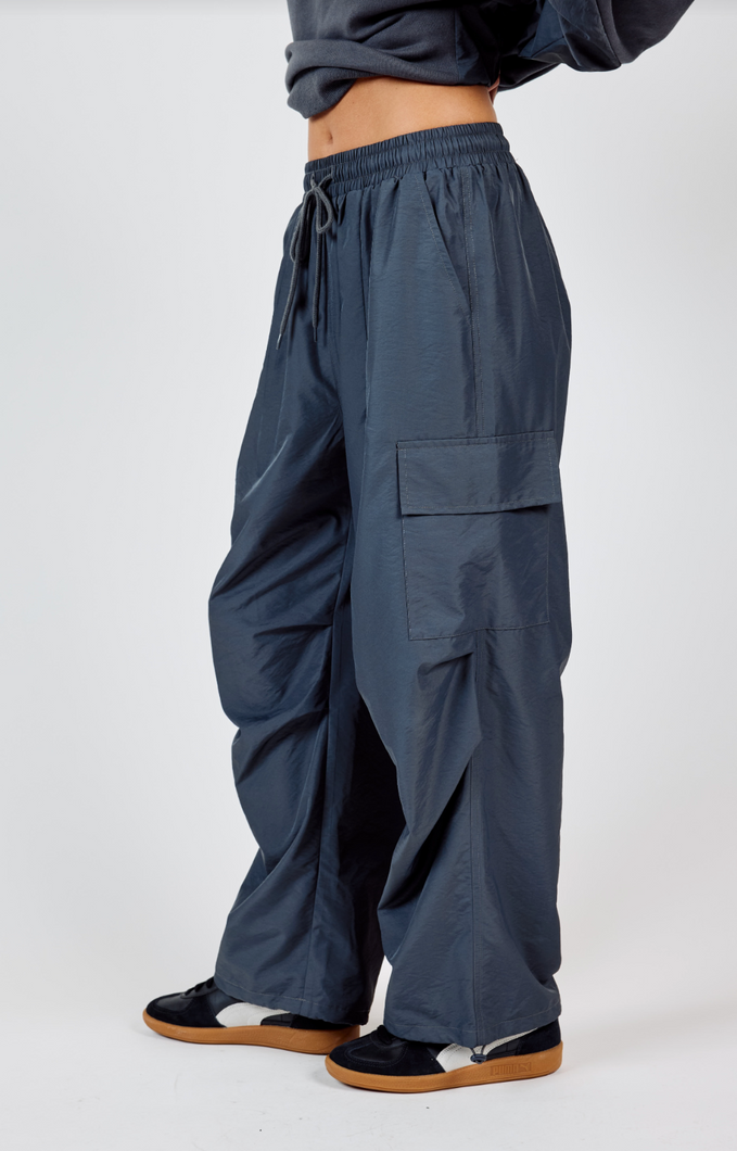 Vita Elastic Waist Cargo Pants