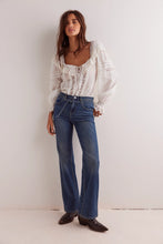 Load image into Gallery viewer, Sabine Slim A-Line Jeans